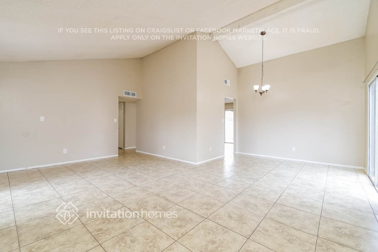 6014 S 41st Pl - Photo 3 of 17