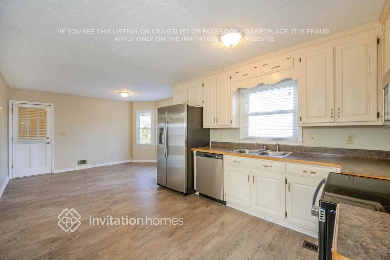 3735 Starboard Ln - Photo 6 of 18