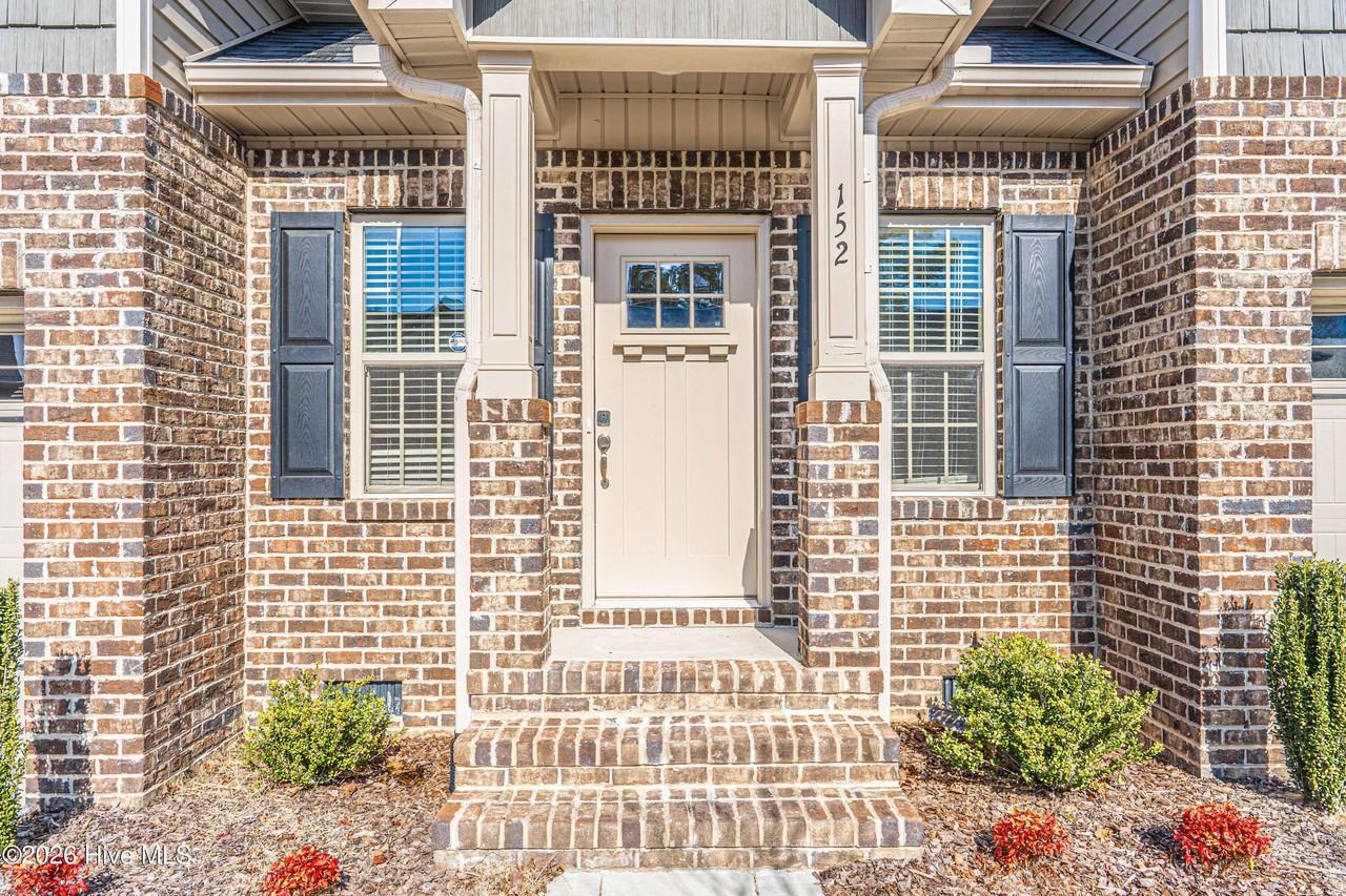 152 Lark Drive - Photo 2 of 23