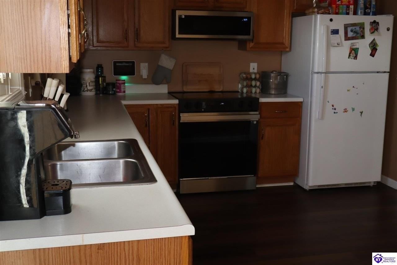 101 Joy Ct - Photo 4 of 22