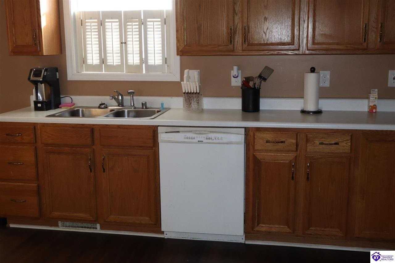 101 Joy Ct - Photo 5 of 22