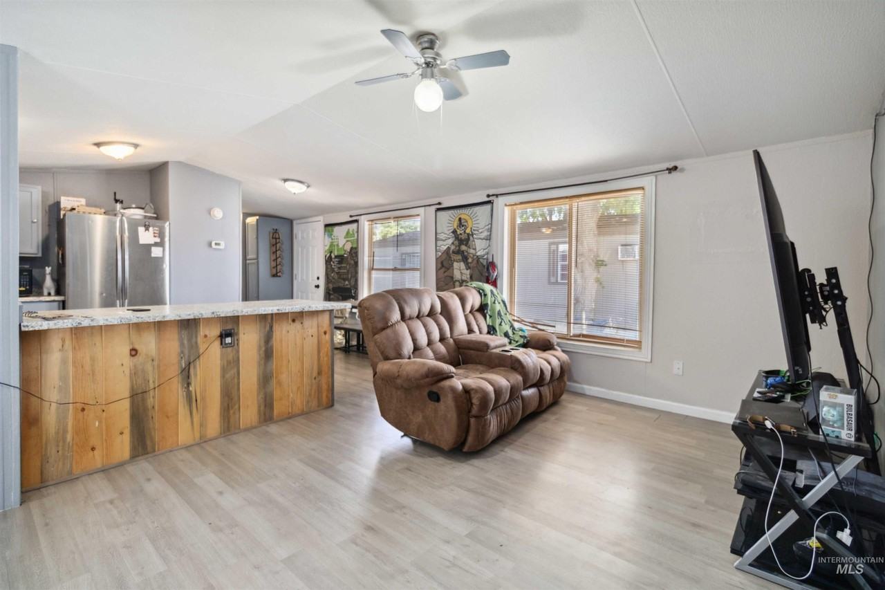 1951 N Hampton Rd Trlr B6 #B6 - Photo 5 of 20