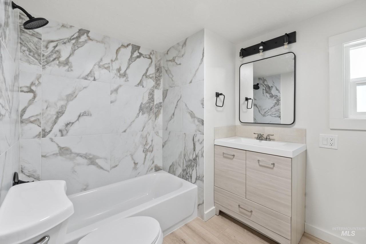 8417 W Fairview Ave Trlr 4 #4 - Photo 6 of 15