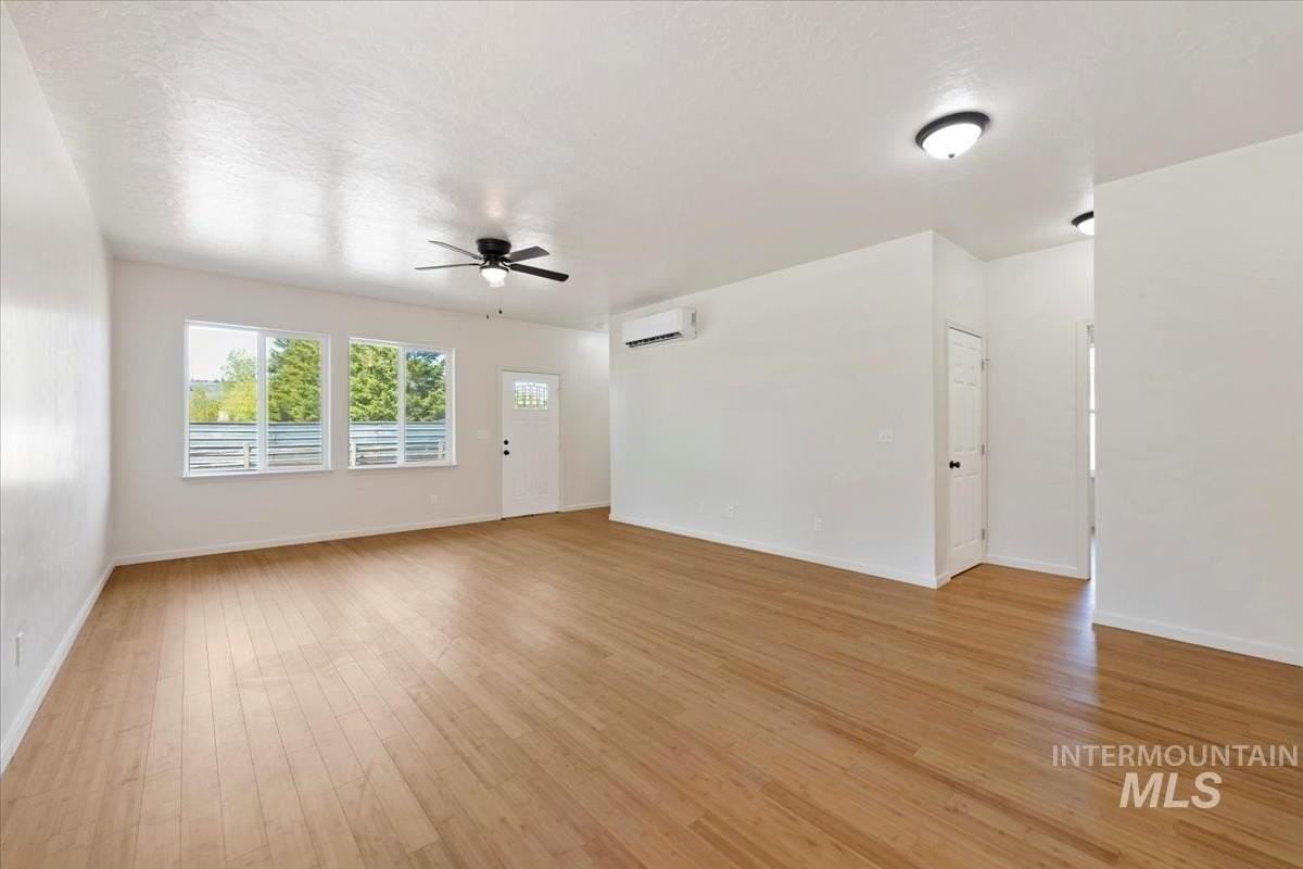 202 N Main St - Photo 3 of 26