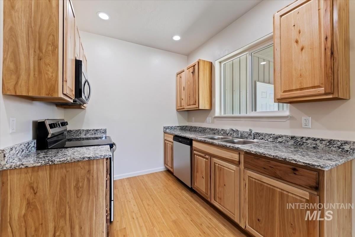 202 N Main St - Photo 7 of 26