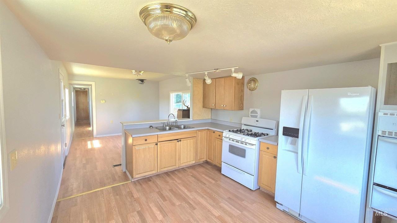 603 W Palouse River Dr Trlr 94 #94 - Photo 7 of 21