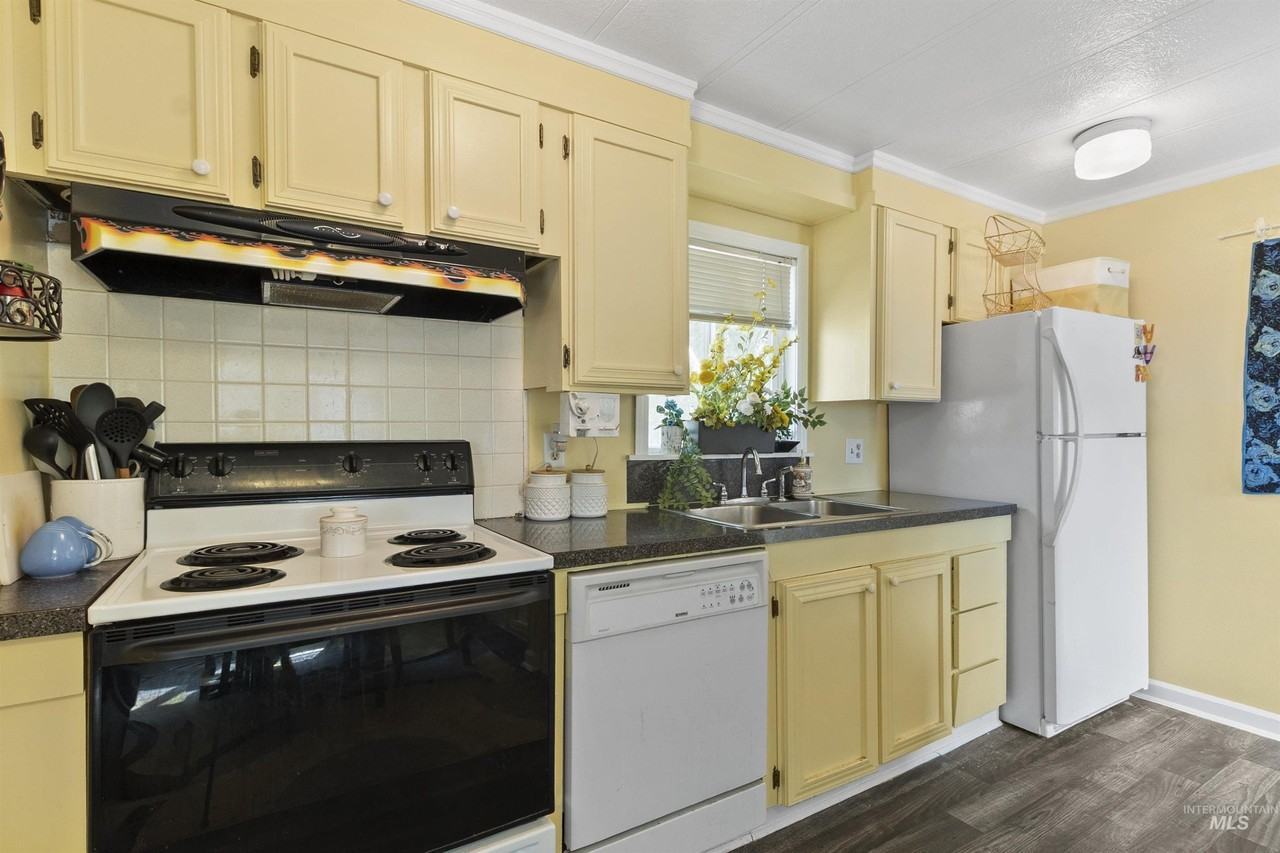 411 N Almon St Spc 205 #205 - Photo 7 of 26