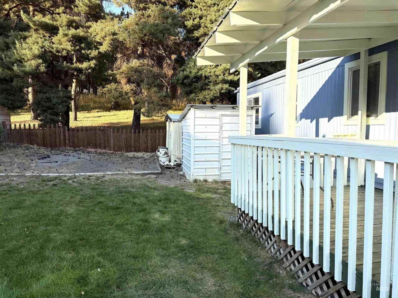 605 N Almon St - Photo 2 of 17