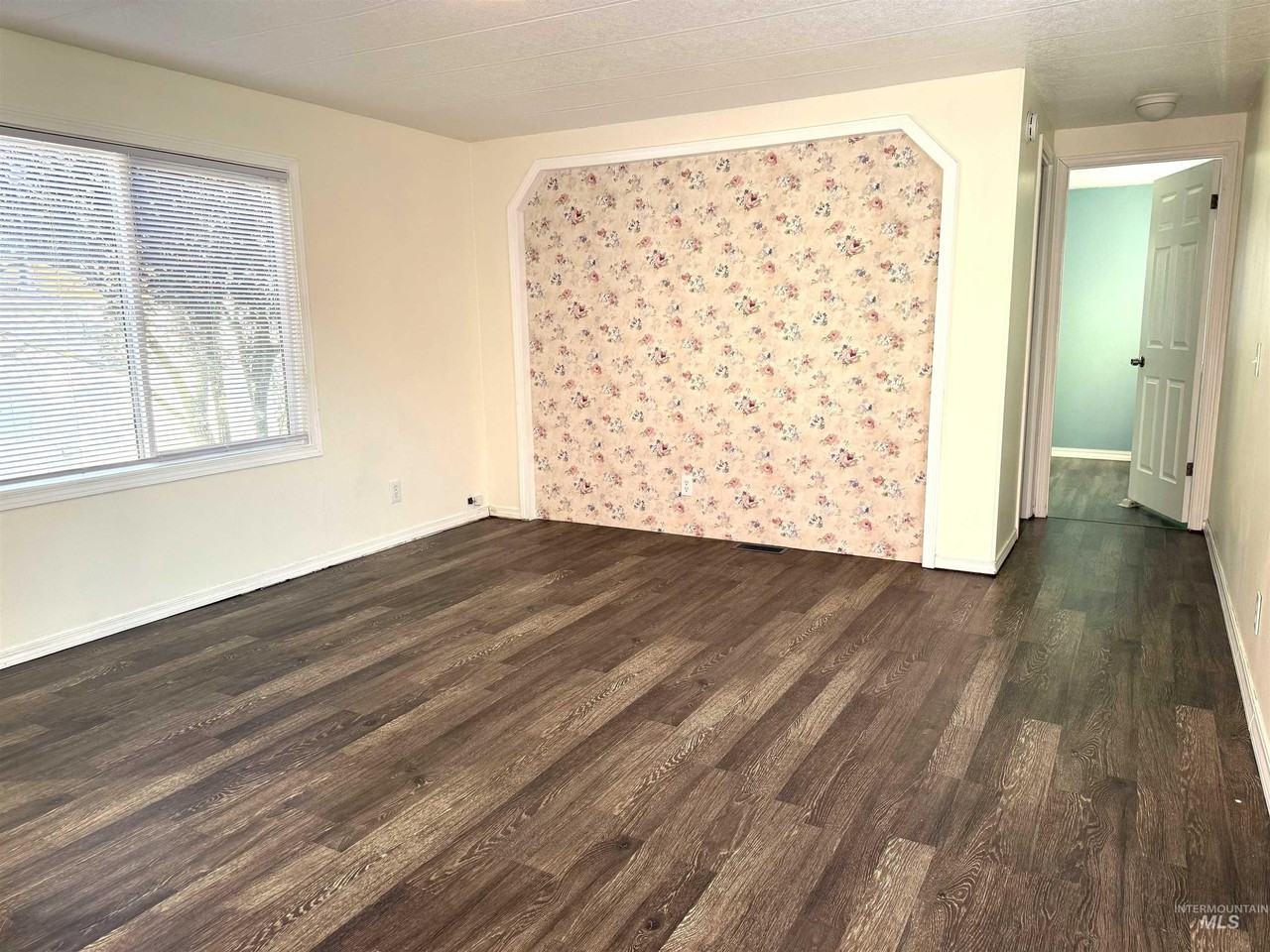 605 N Almon St - Photo 6 of 17