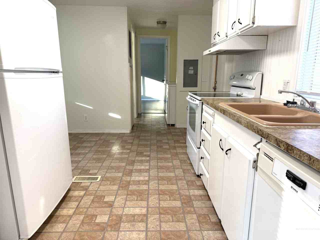 605 N Almon St - Photo 7 of 17