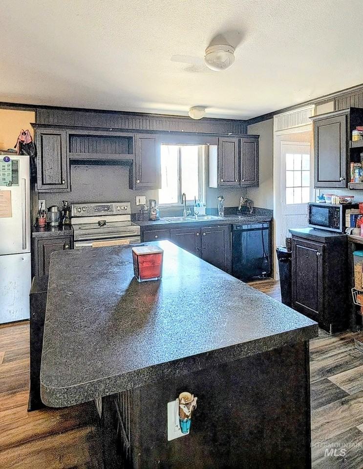 100 Nw 16th St Trlr 78 #78 - Photo 4 of 9