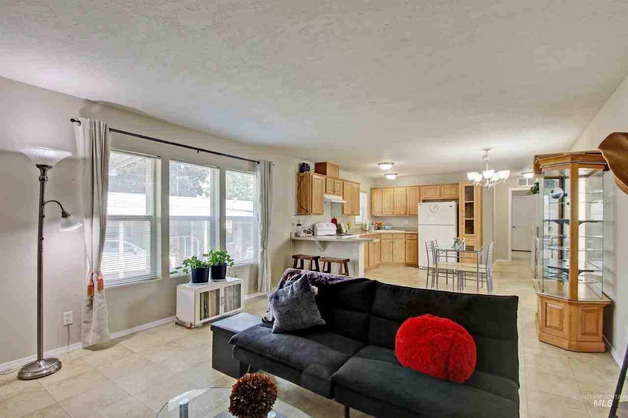 10742 W Ardyce Ln Unit 11 #11 - Photo 5 of 22