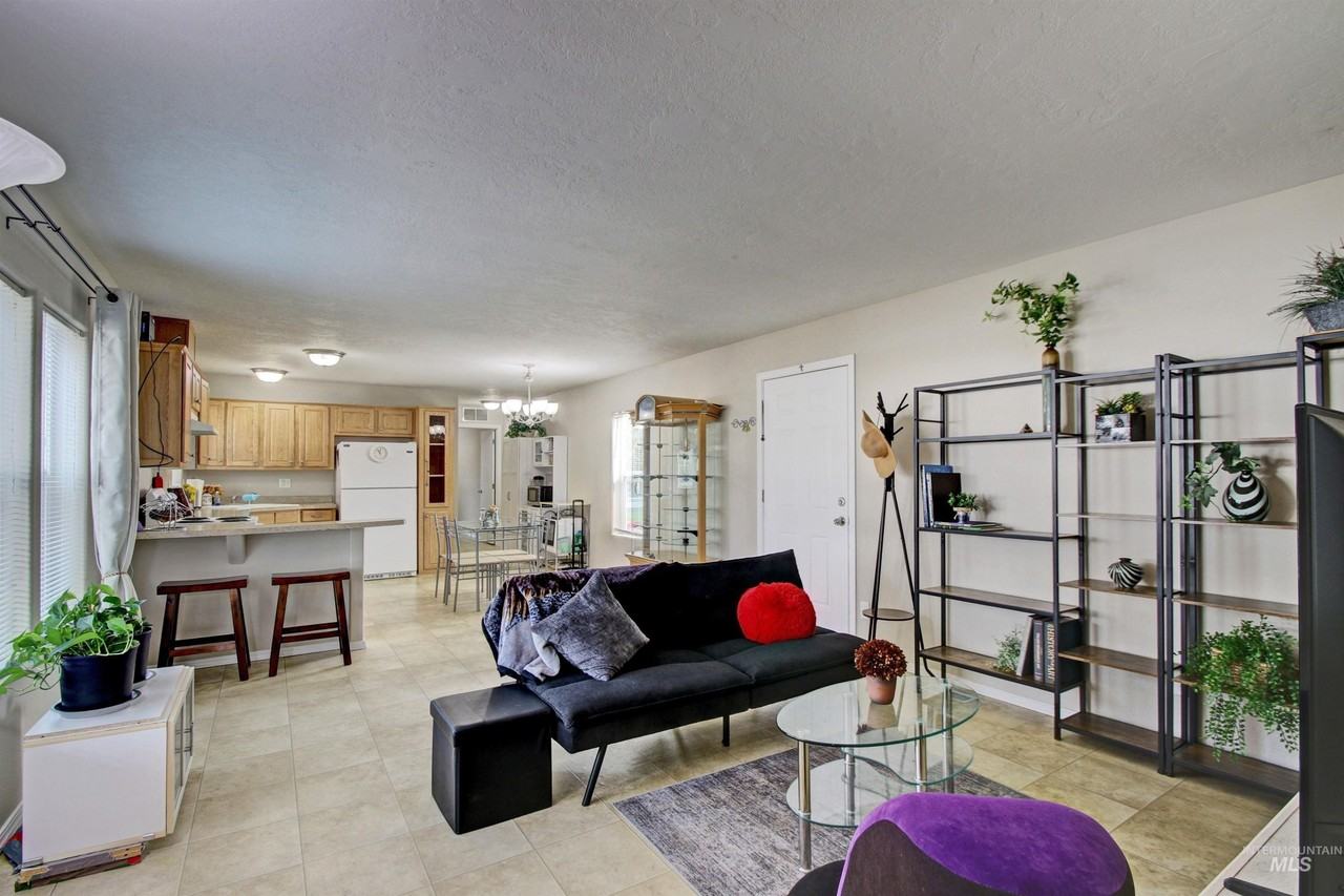 10742 W Ardyce Ln Unit 11 #11 - Photo 6 of 22