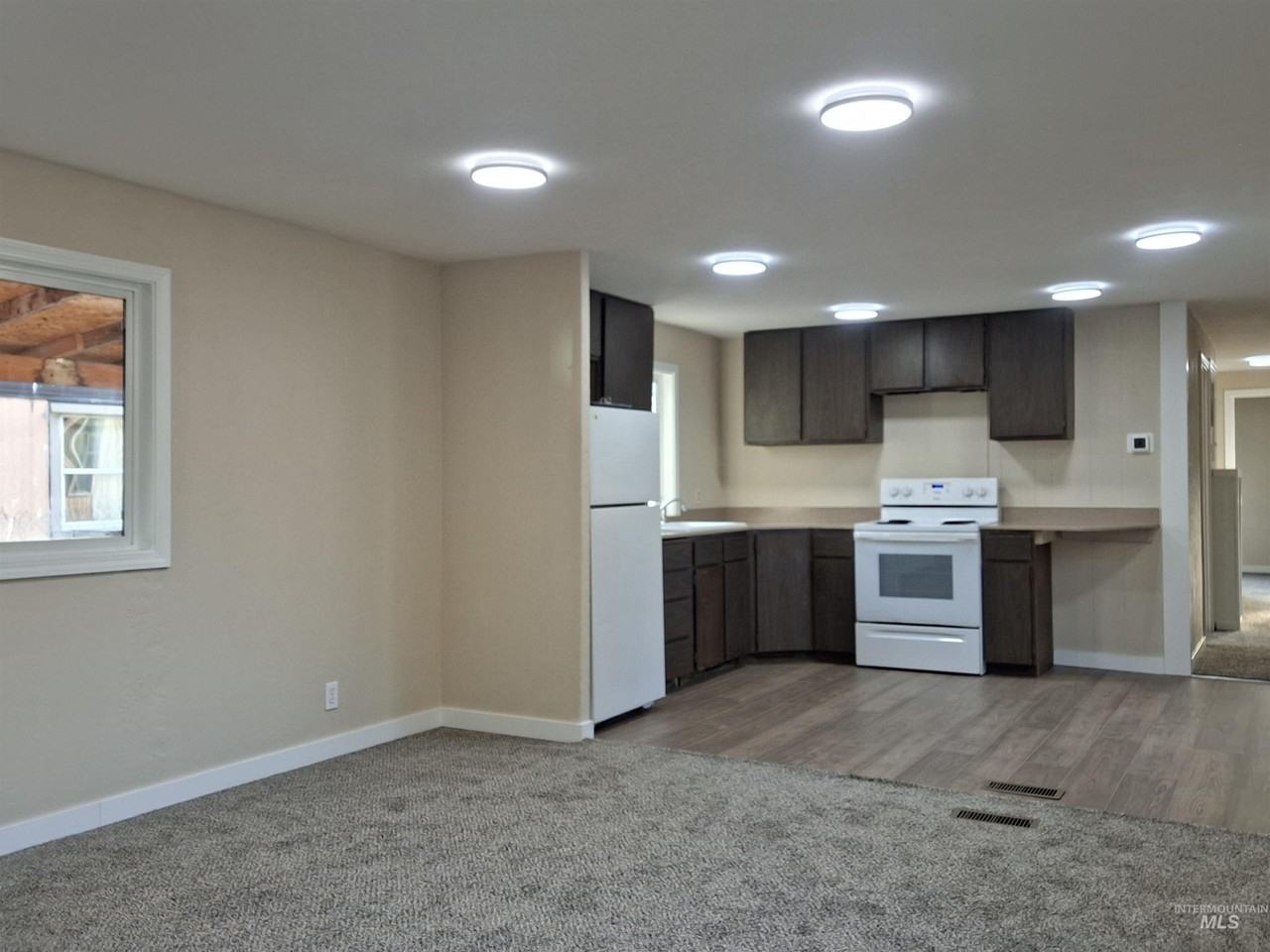 16581 N White Pine St Unit 102 #102 - Photo 3 of 11