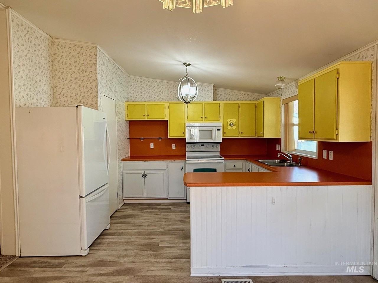 7 141st St - Photo 5 of 20