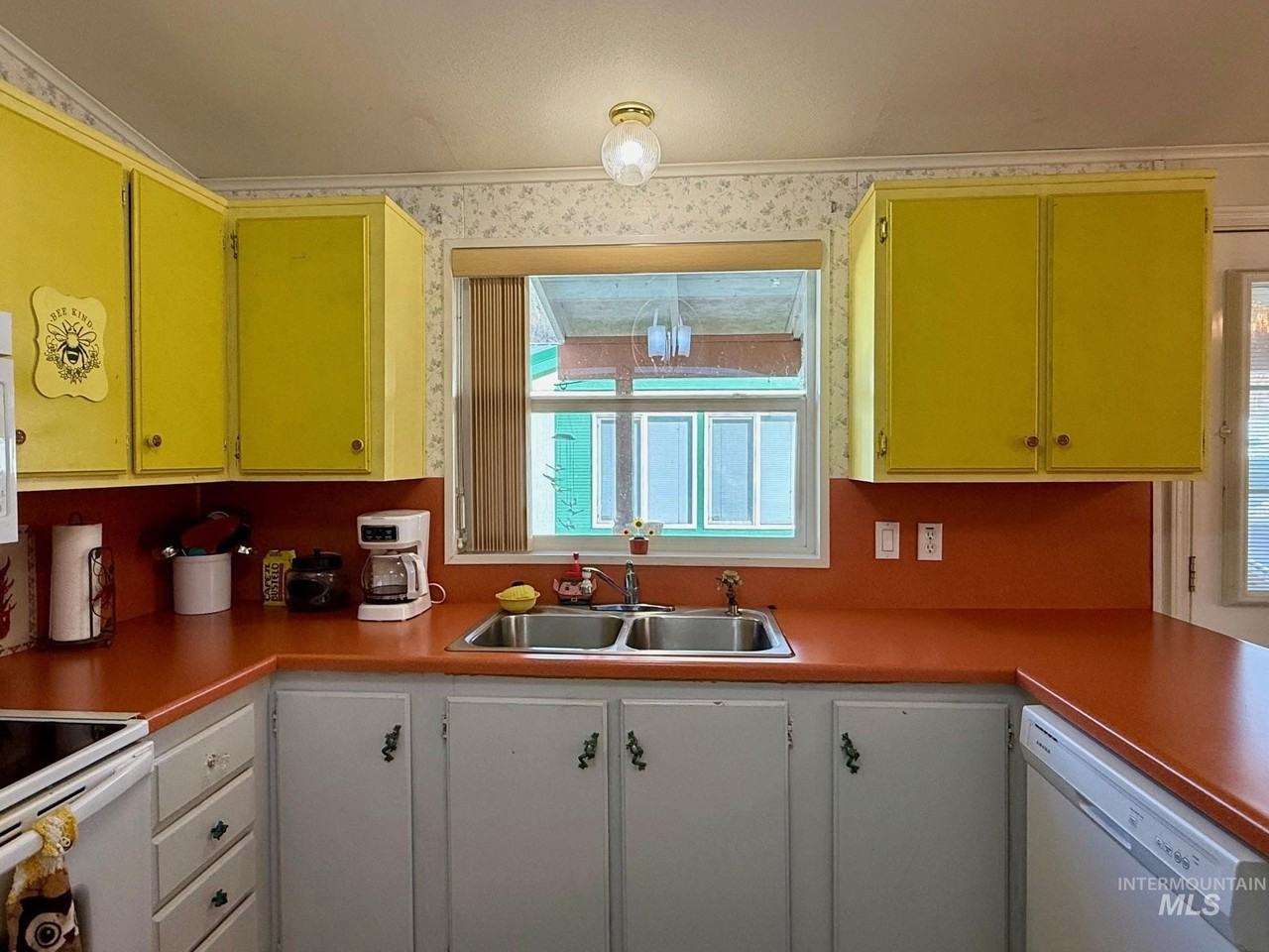 7 141st St - Photo 6 of 20