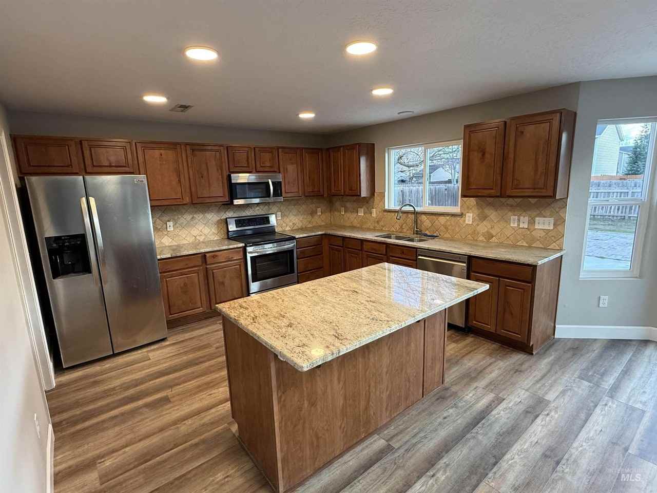 2023 W Michelle Dr - Photo 6 of 23