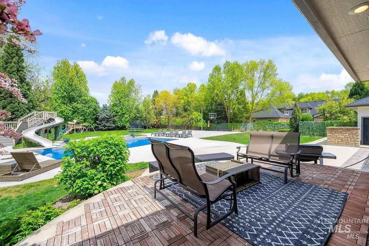 2749 S White Castle Ave - Photo 5 of 9