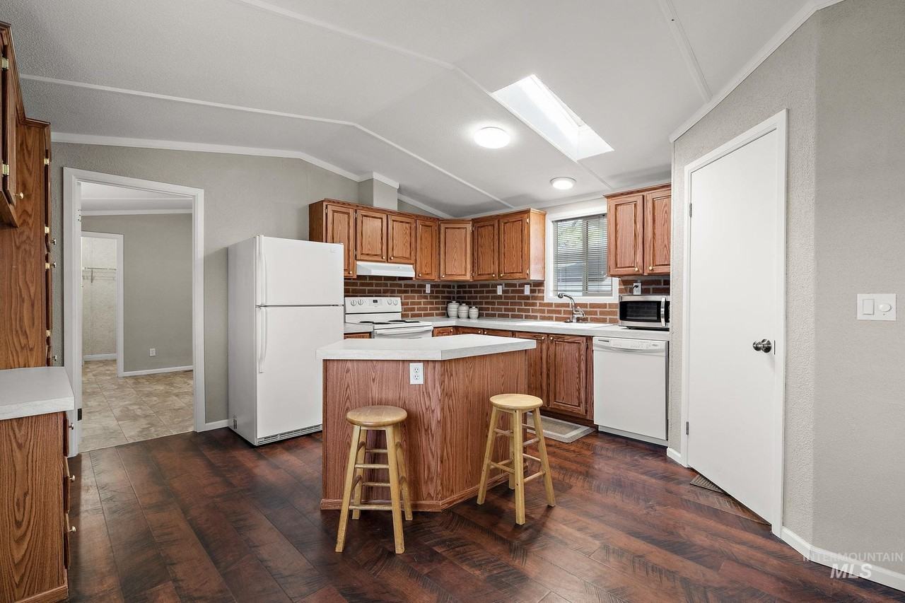 5373 N North Glen Ln - Photo 5 of 24