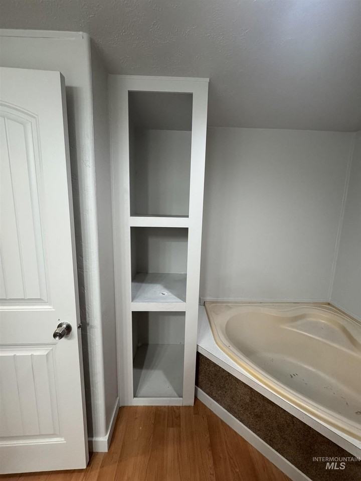 107 Lancelot Ct - Photo 6 of 22