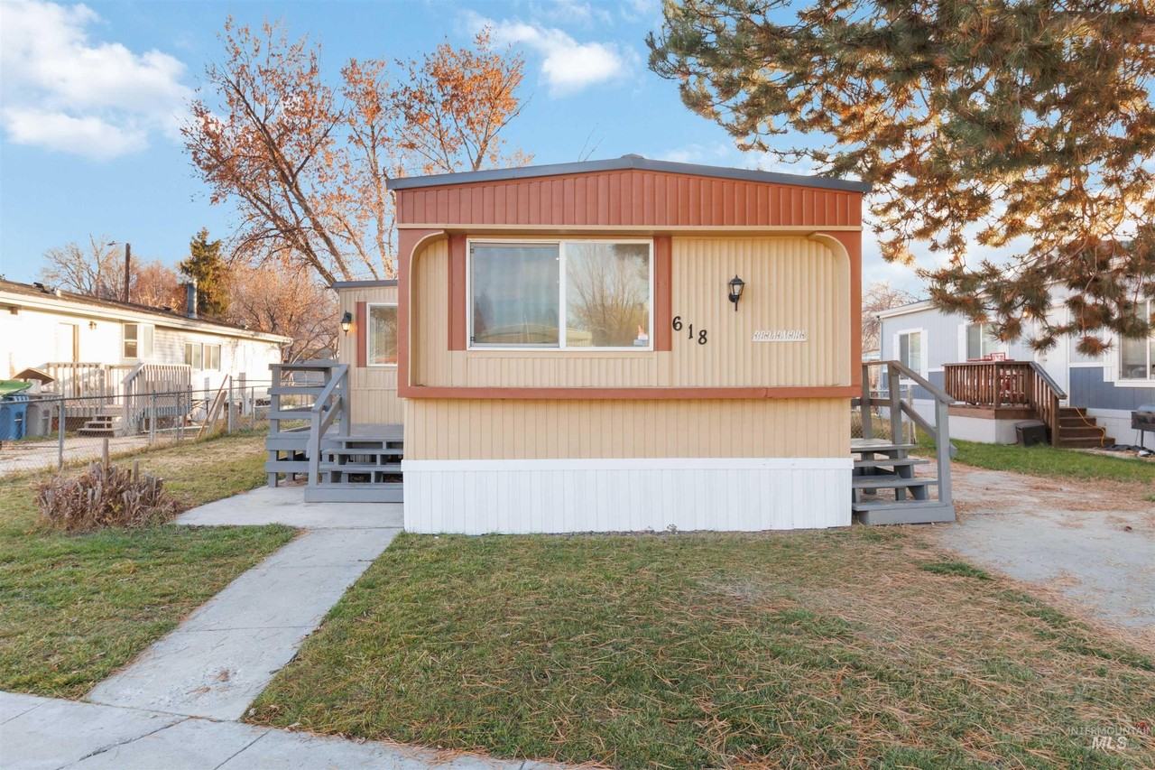 618 Empress St - Photo 4 of 27