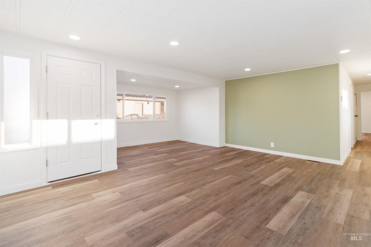 618 Empress St - Photo 5 of 27