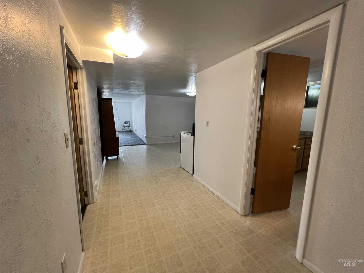 2405 Sunset Dr - Photo 6 of 25