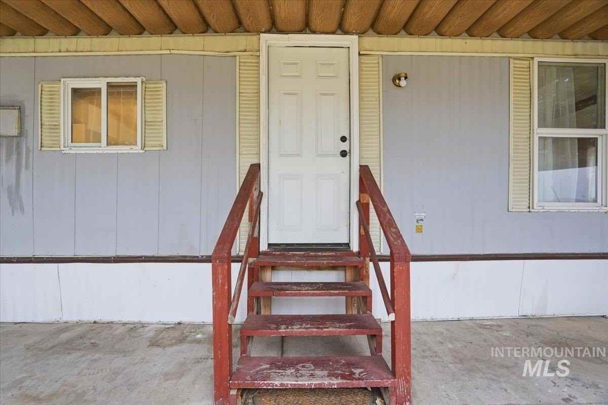 8429 W Irving Ln - Photo 5 of 24