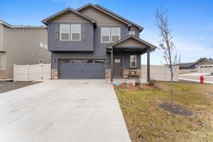 featured image of 513 Stanley Lake St