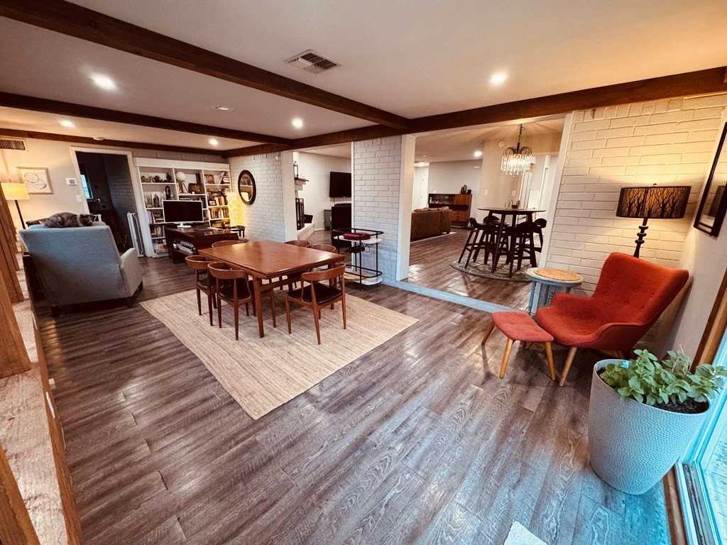 249 Wedgewood Ln - Photo 3 of 20