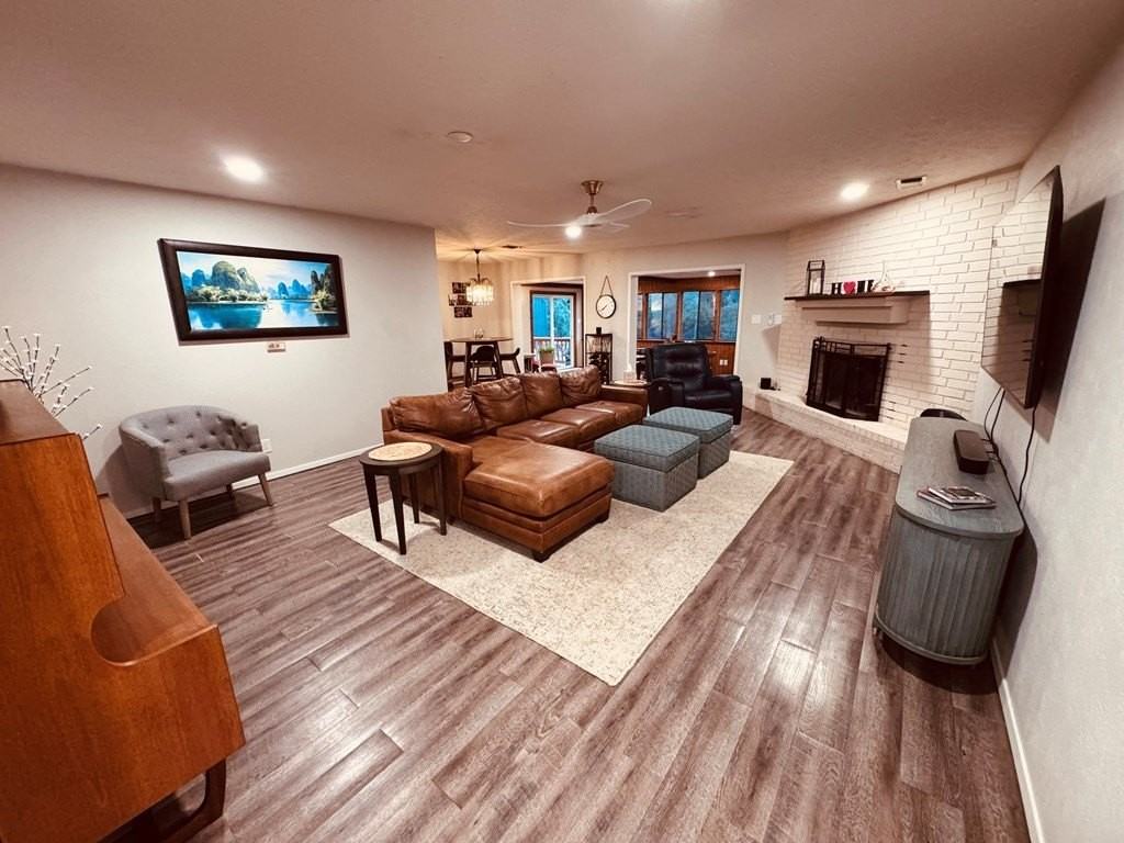 249 Wedgewood Ln - Photo 5 of 20