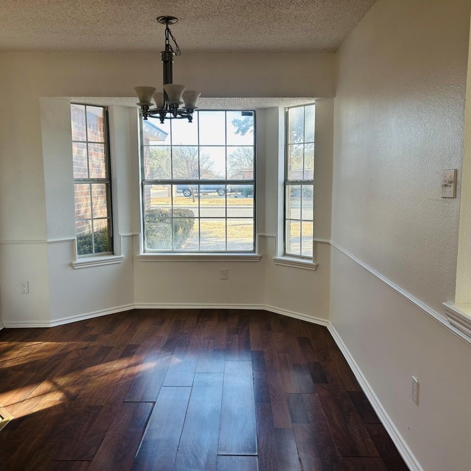 6114 10th St - Photo 2 of 17