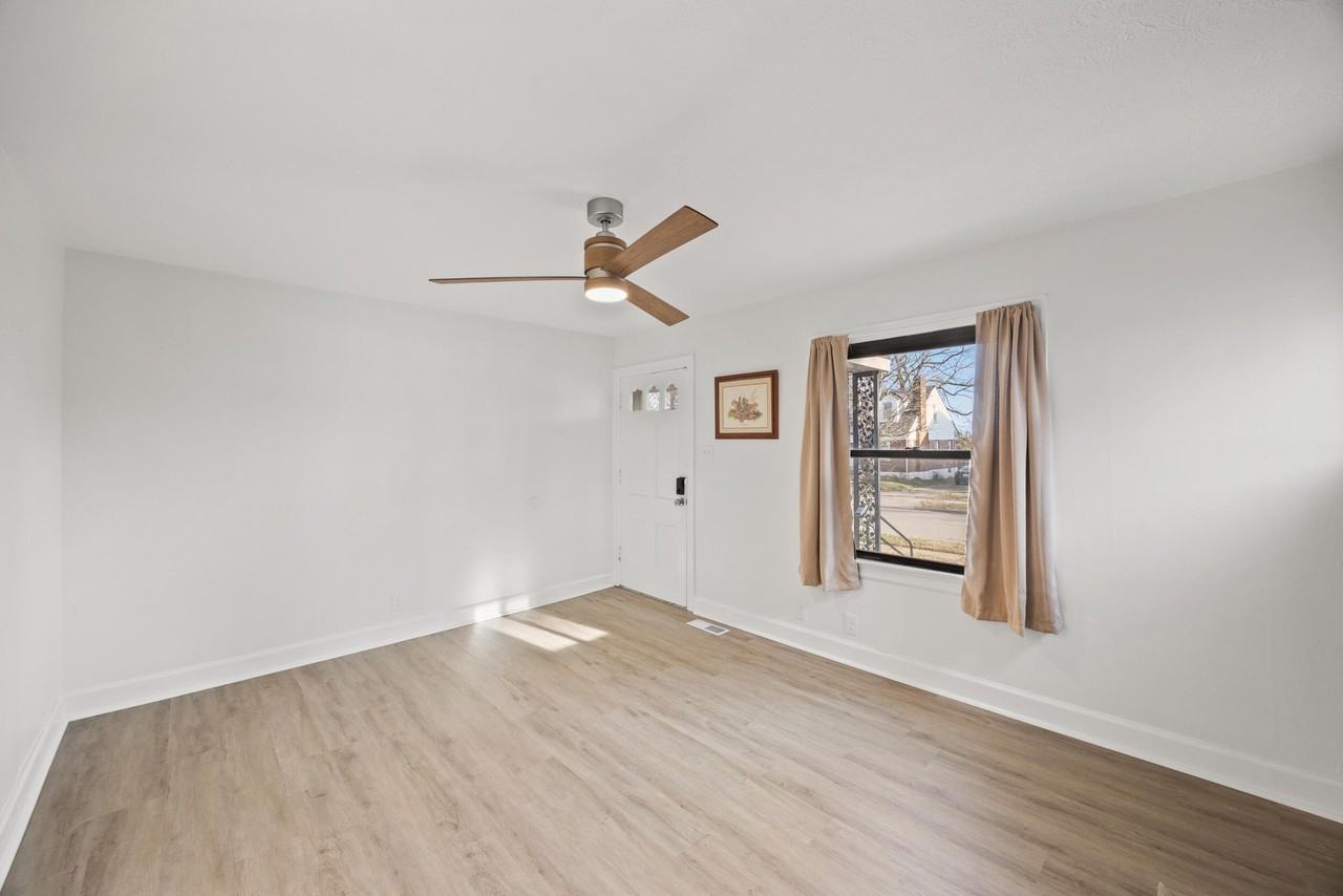 861 Meadow Ln - Photo 6 of 25