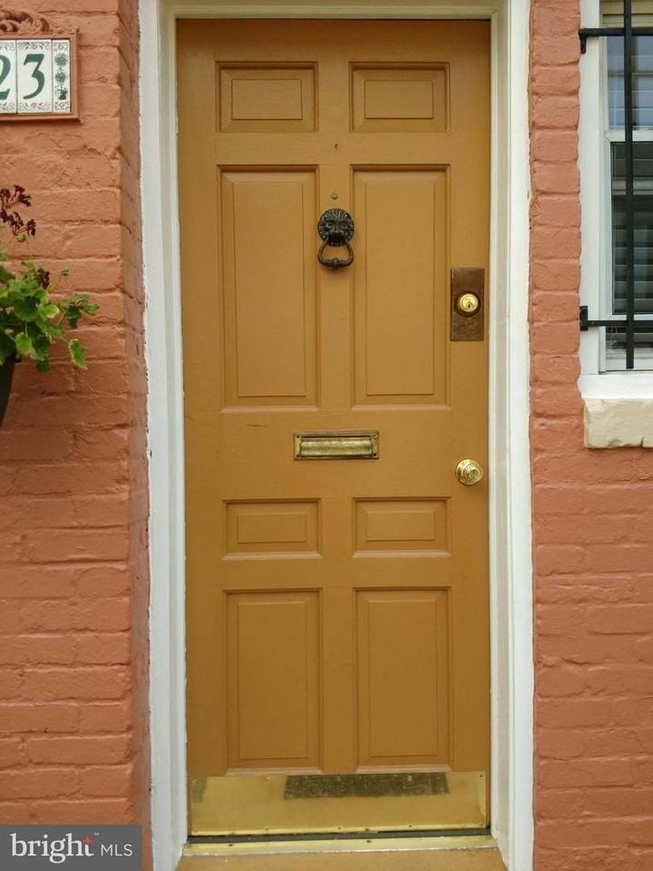 1223 Wylie St Ne - Photo 4 of 17