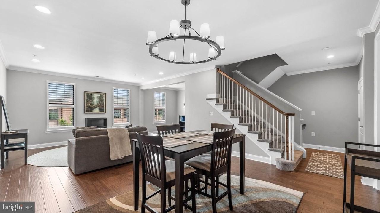 7674 Maple Lawn Blvd - Photo 3 of 39