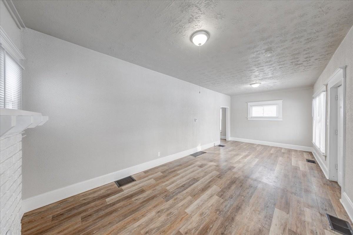 1015 S Sheffield Ave #1 - Photo 3 of 28