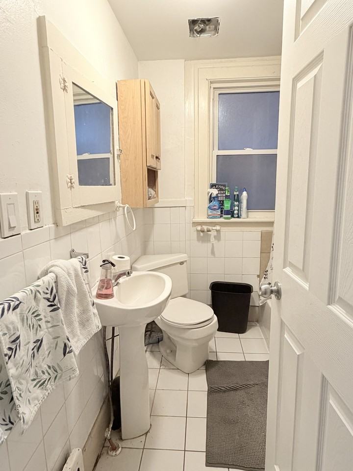 693 Partington Ave #MAIN - Photo 6 of 8