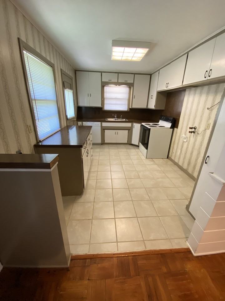 2118 Carlton Way #1 - Photo 6 of 7