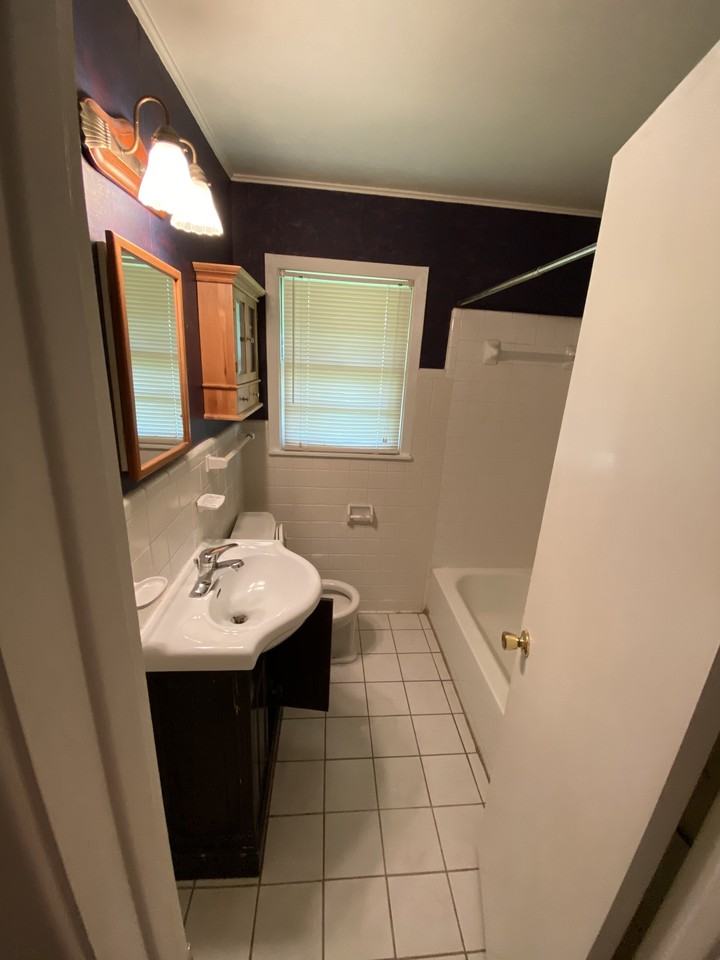 2118 Carlton Way #1 - Photo 7 of 7