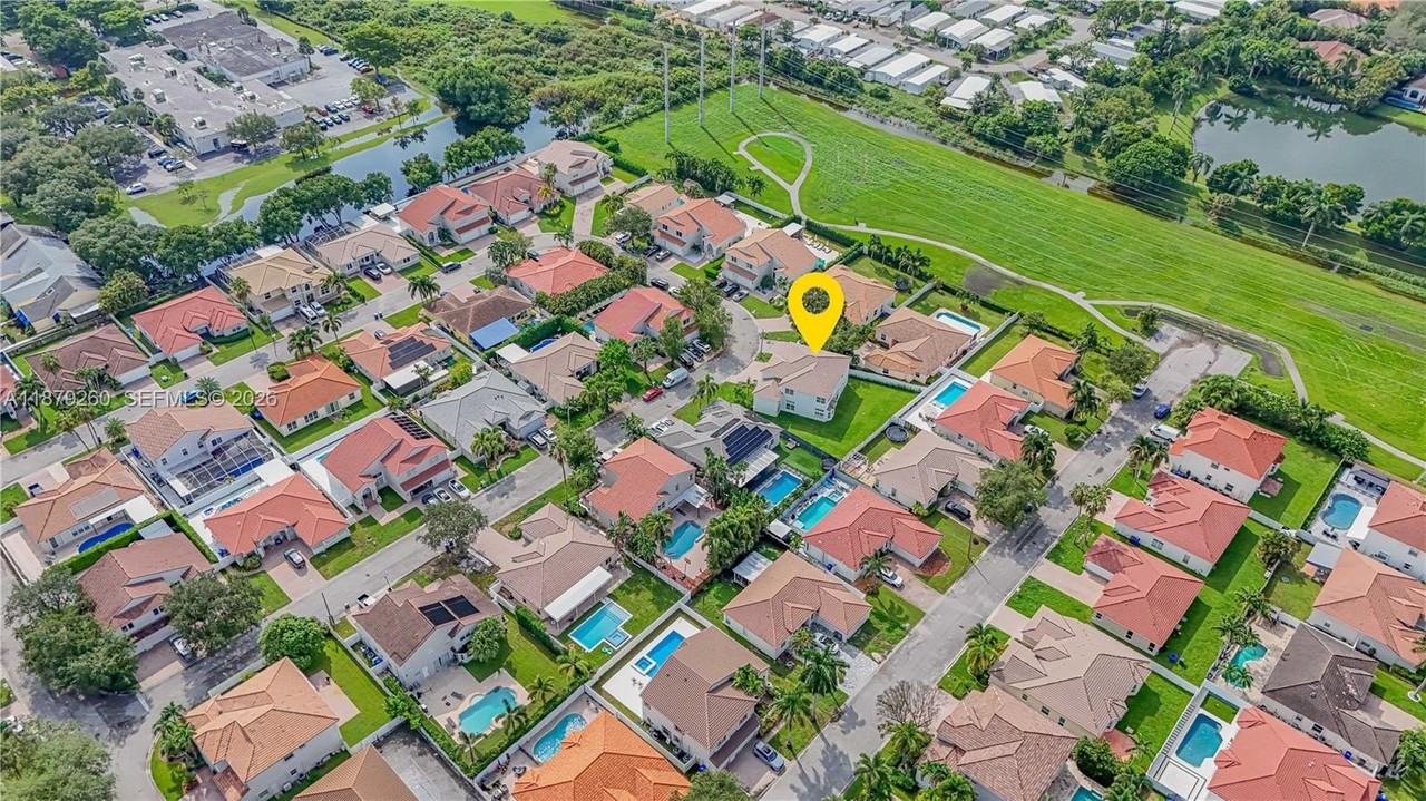 5371 Sw 32nd St #0 - Photo 4 of 28