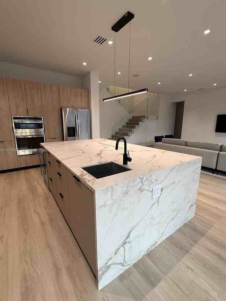 5371 Sw 32nd St #0 - Photo 7 of 28