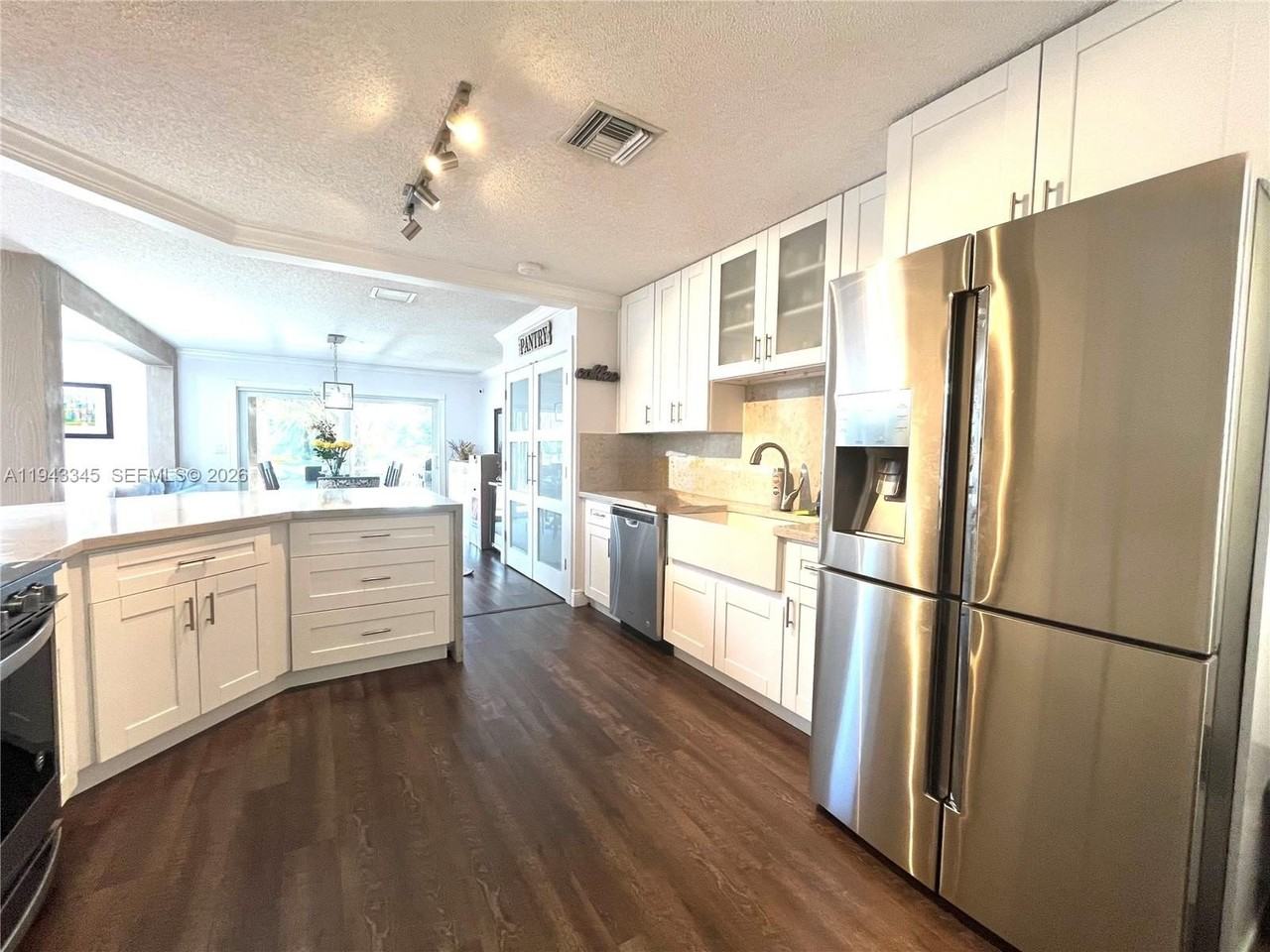 9875 Fairway Cove Ln #1 - Photo 2 of 20