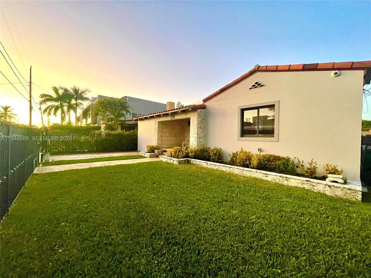 3069 Sw 21st St - Photo 3 of 26