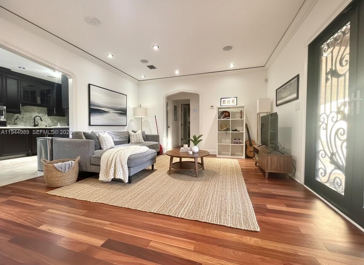 3069 Sw 21st St - Photo 4 of 26