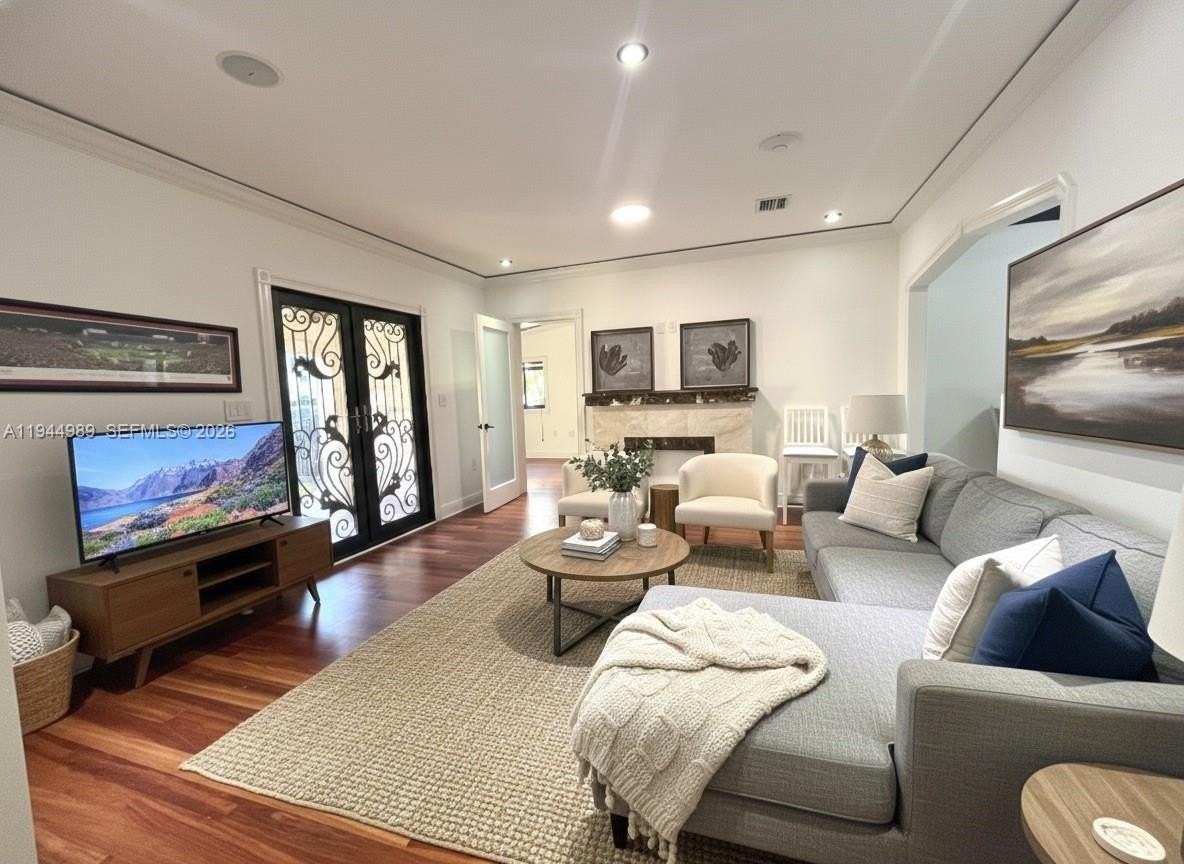 3069 Sw 21st St - Photo 5 of 26