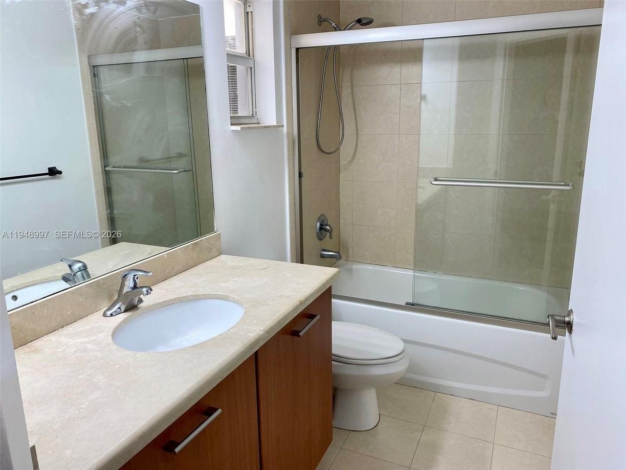 235 Sw 17th Rd #101 - Photo 7 of 20