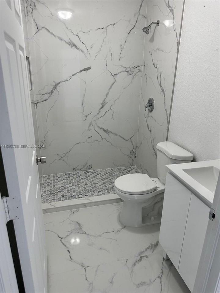 12810 Sw 264th St - Photo 4 of 7