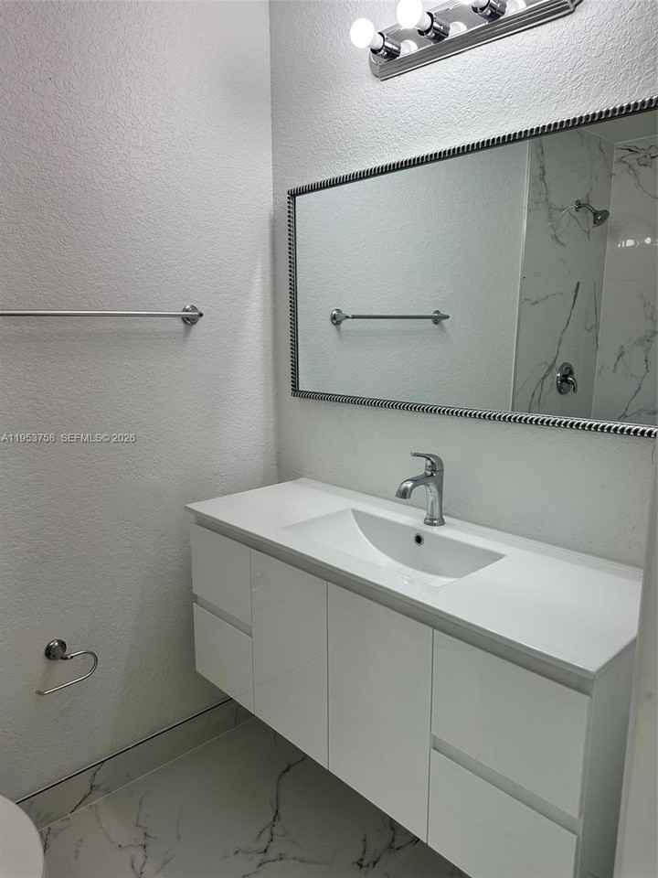 12810 Sw 264th St - Photo 5 of 7