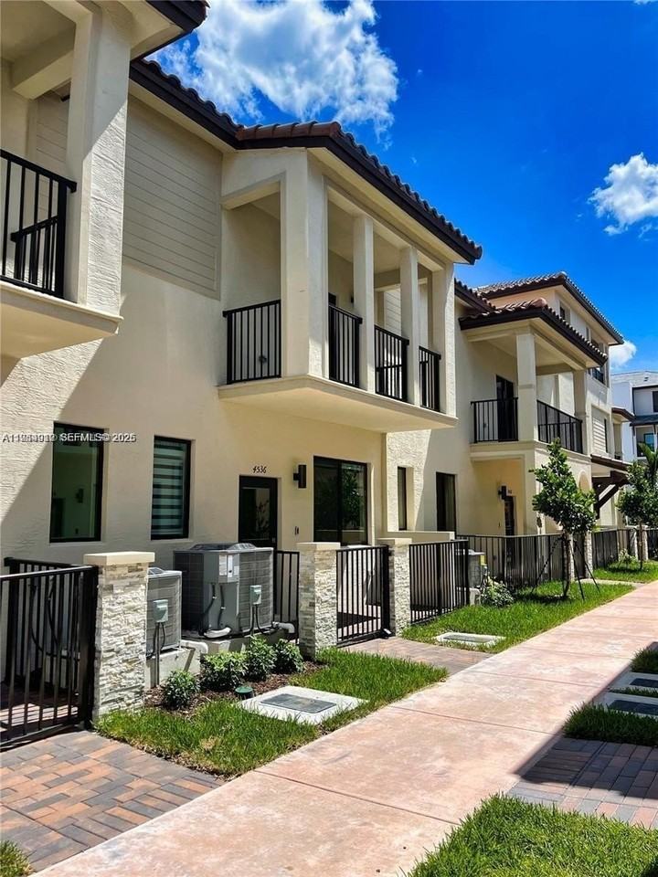 4536 Nw 83rd Psge - Photo 2 of 24