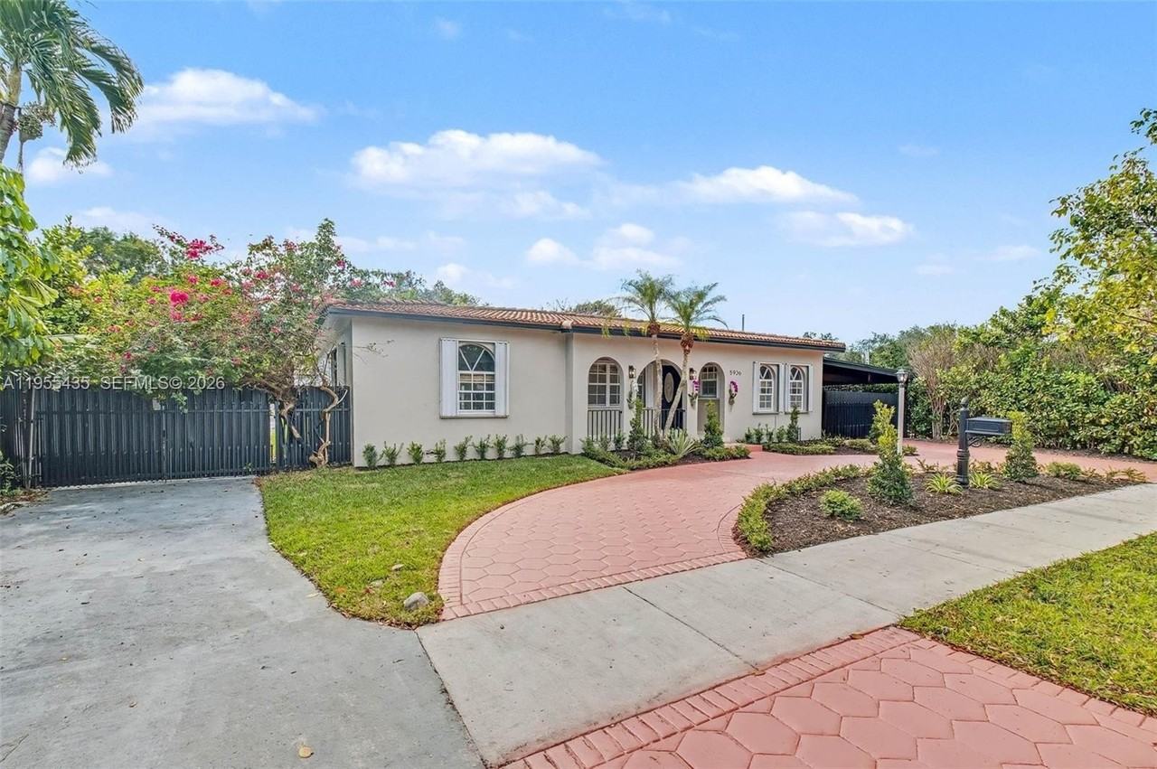 5936 Sw 29th St - Photo 2 of 33